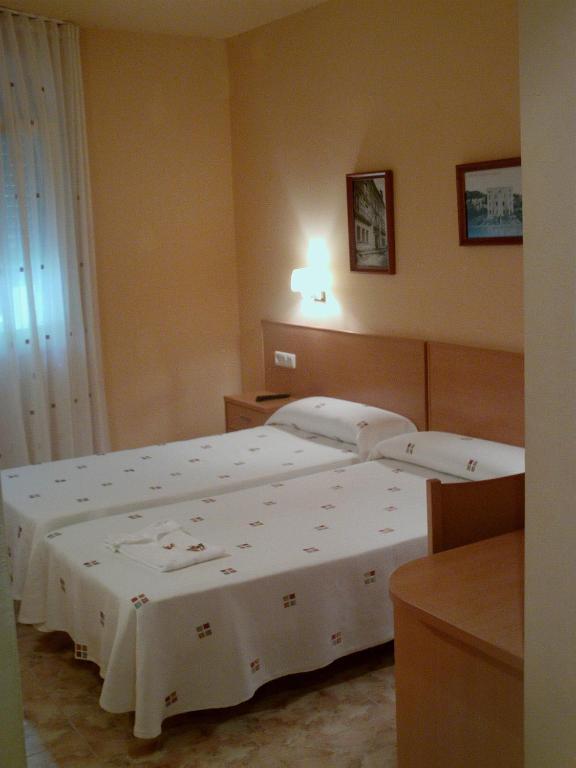 Hotel Mont-Roig Buitenkant foto