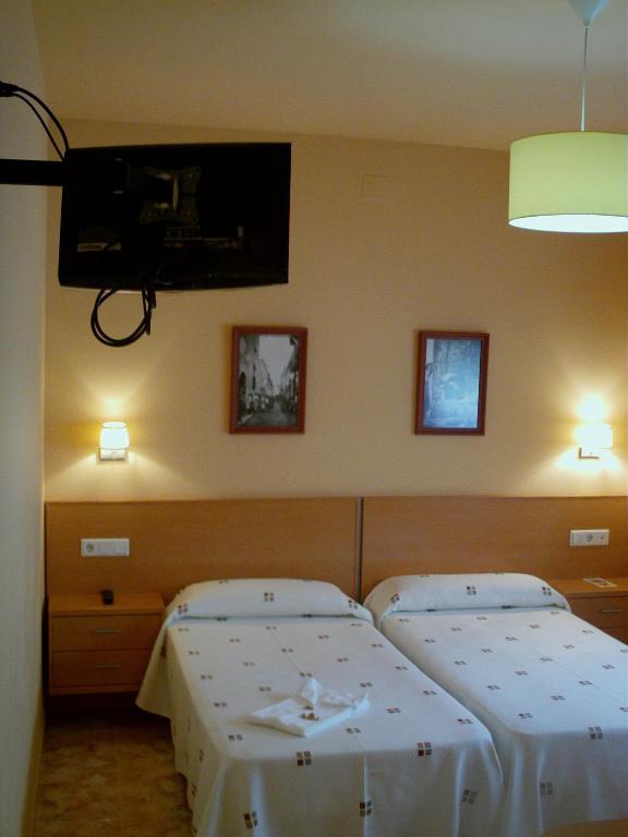 Hotel Mont-Roig Buitenkant foto